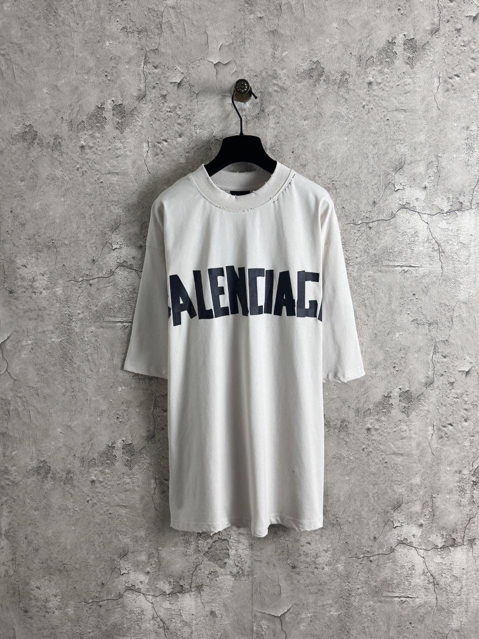 футболка balenciaga,футболка баленсиага,футболка balenciaga оверсайз,баленсиага кристобаль