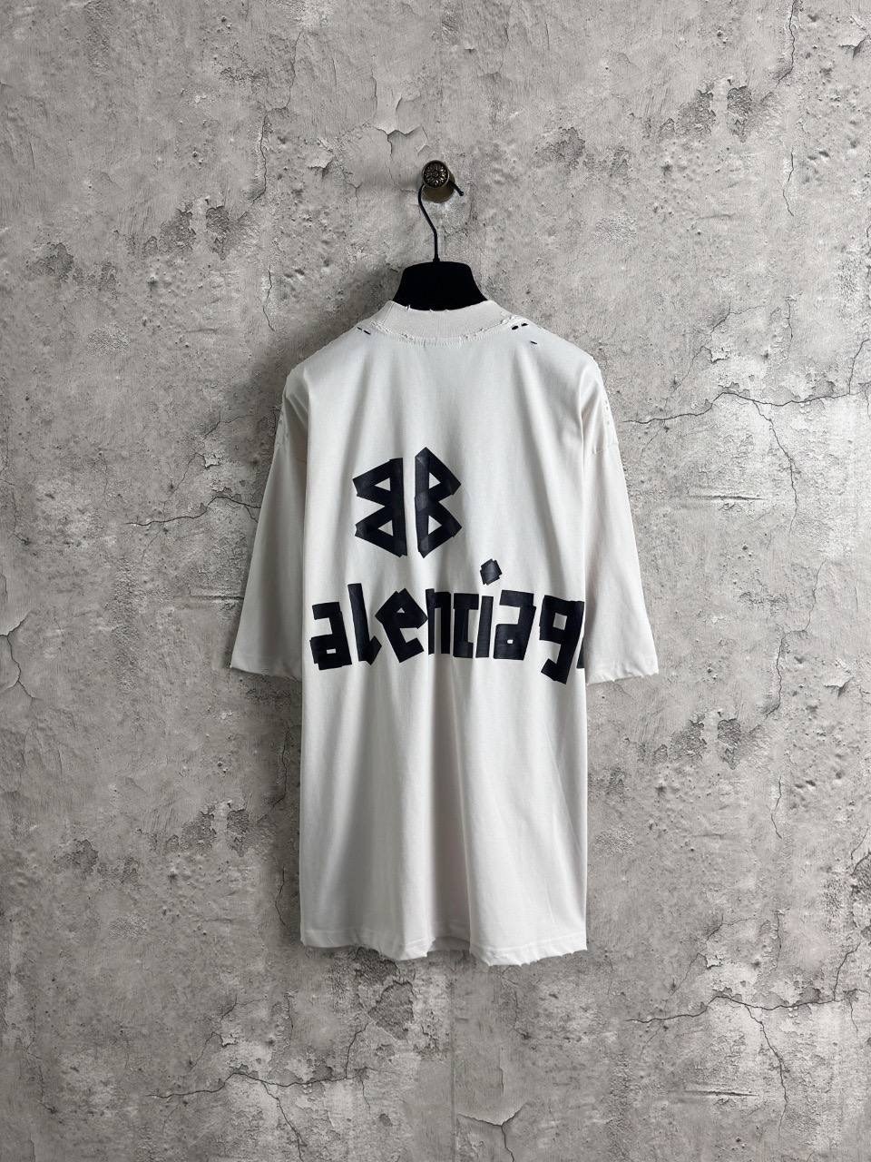 футболка balenciaga,футболка баленсиага,футболка balenciaga оверсайз,баленсиага кристобаль
