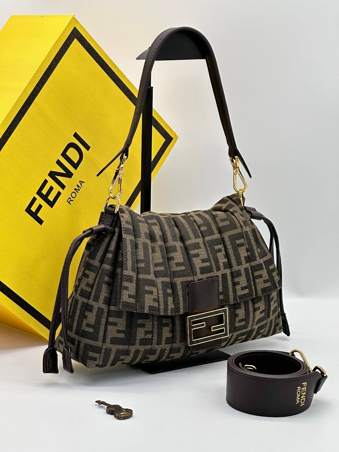 сумка fendi,fendi сумка на плечо,женская сумка fendi,сумка фенди,модная сумка