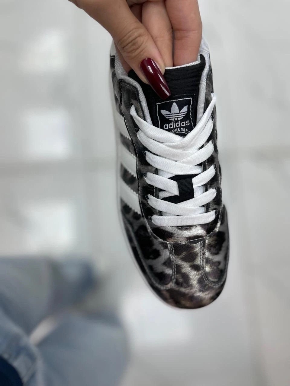,адидас самбо кроссовки,кроссовки adidas,адидас супер стар,женские кроссовки