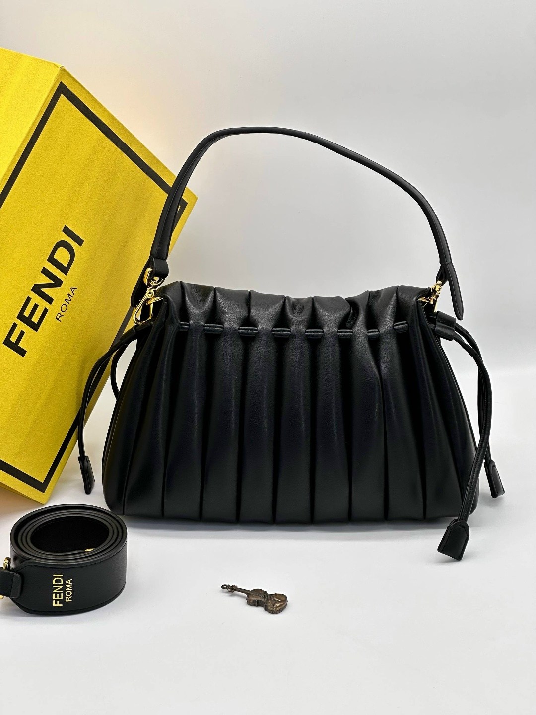 сумка fendi,сумка женская fendi,сумка,сумка fendi baguette,fendi сумка fendi