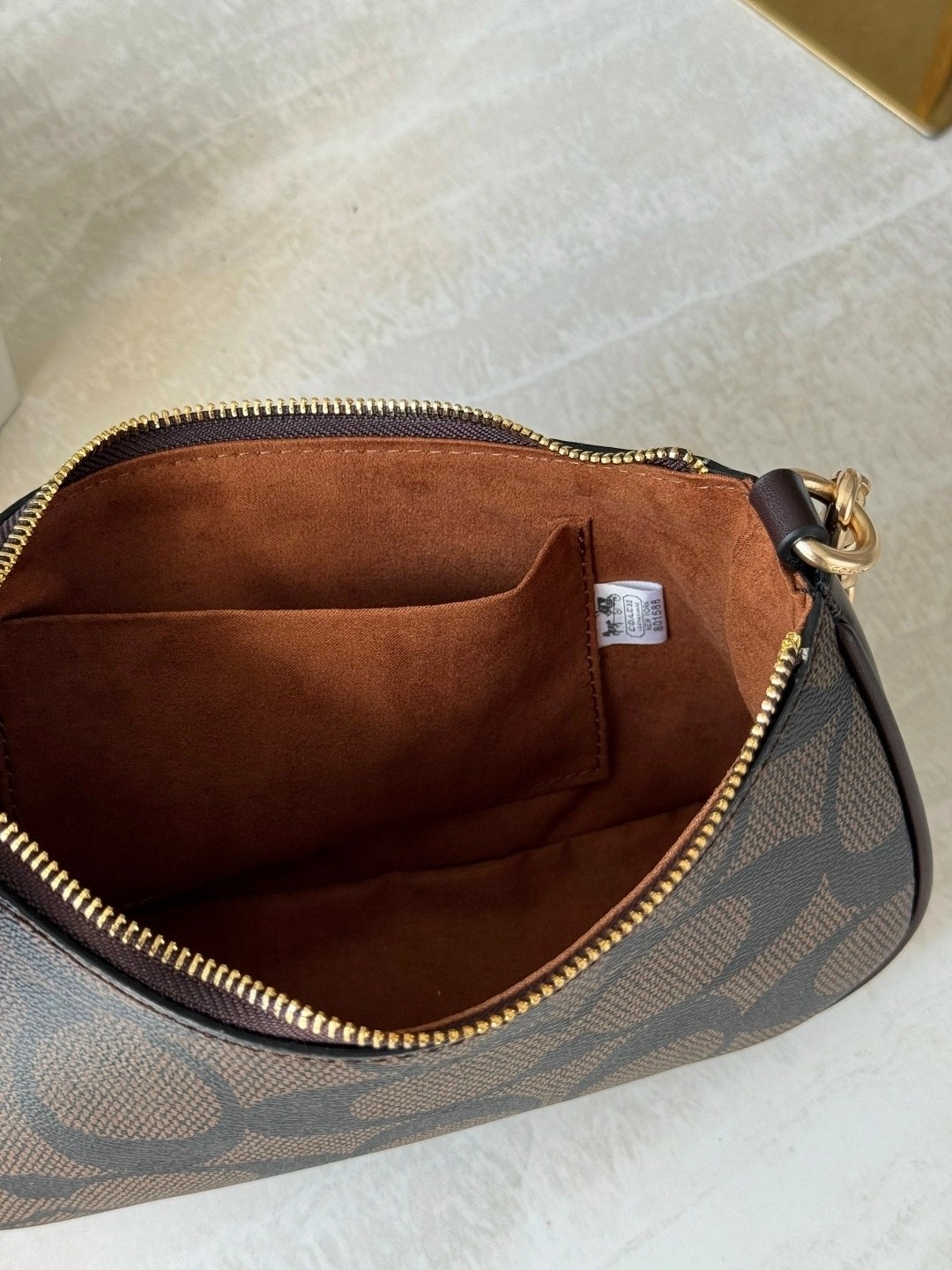 женская сумка coach,coach teri shoulder bag ca548 in signature canvas dark brown,coach сумка,coach сумка на плечо,сумка