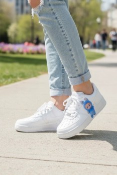 Кроссовки