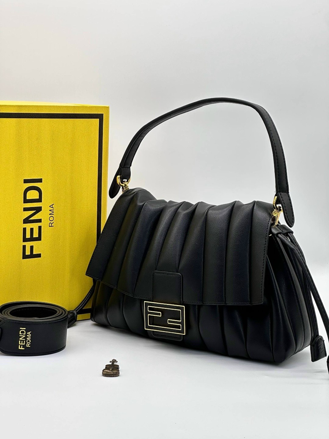 сумка fendi,сумка женская fendi,сумка,сумка fendi baguette,fendi сумка fendi