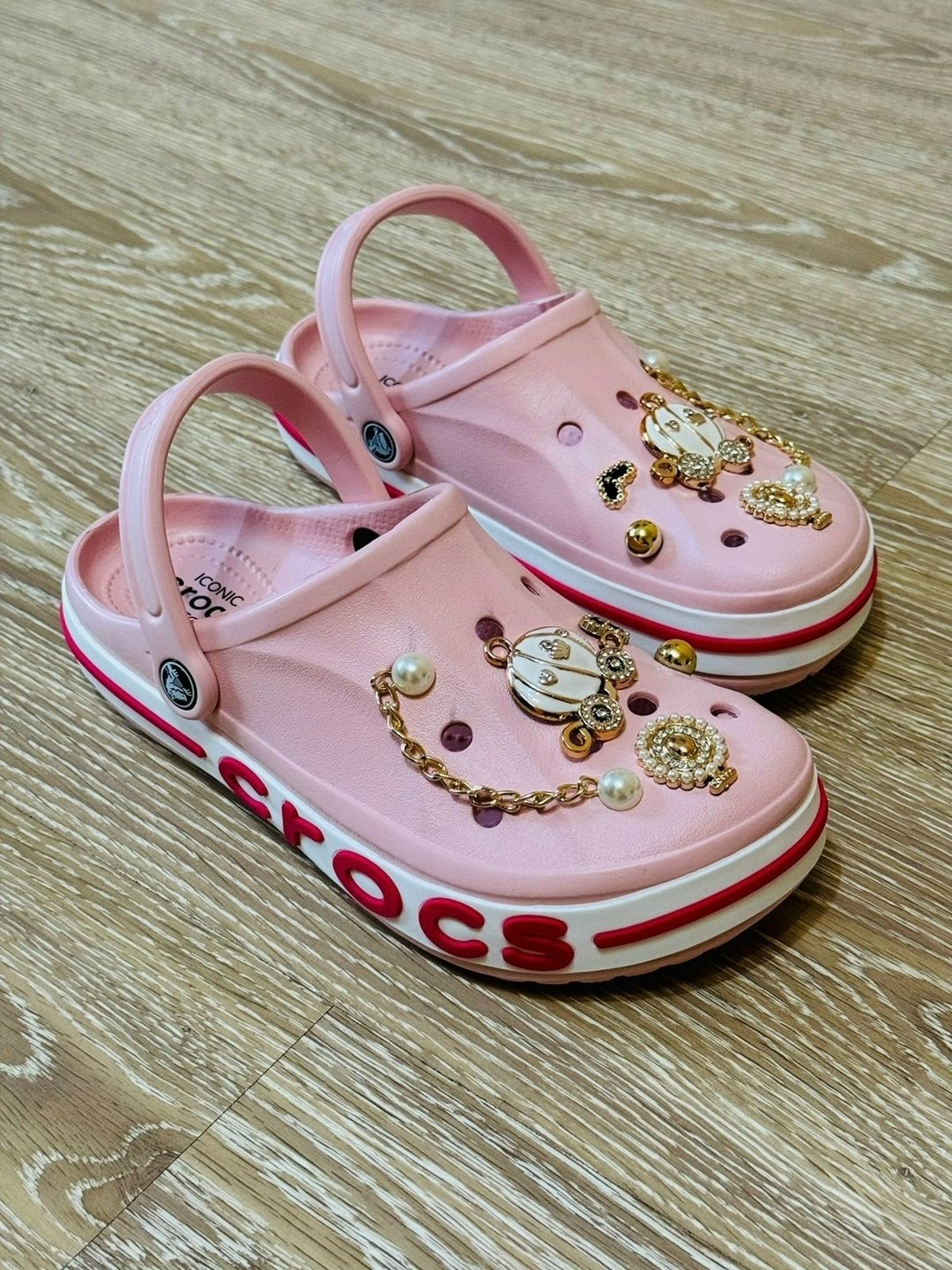 ,женские кроксы,сабо crocs,кроксы с джибитсами,украшение для кроксов