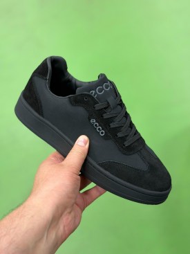Кроссовки
