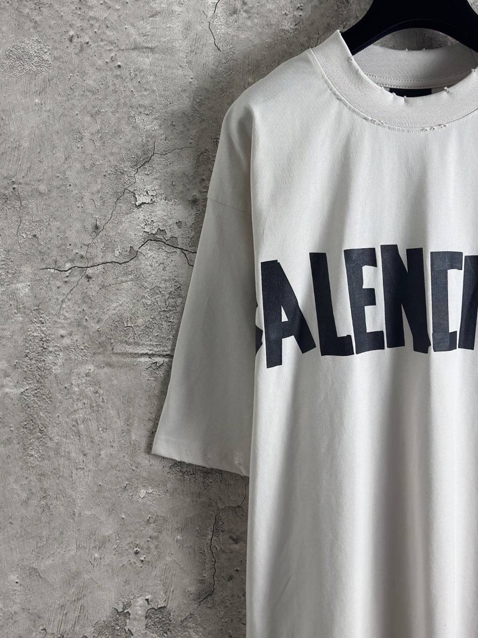футболка balenciaga,футболка баленсиага,футболка balenciaga оверсайз,баленсиага кристобаль