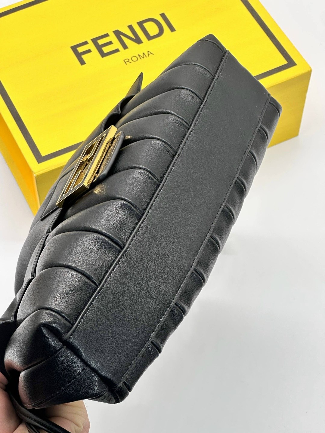 сумка fendi,сумка женская fendi,сумка,сумка fendi baguette,fendi сумка fendi
