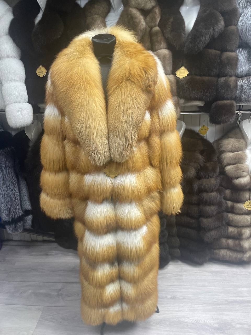 шуба из лисы,шуба из меха лисы,шуба лиса,шуба рыжая из меха лисы поперечная,шуба из меха сибирской рыжей лисы