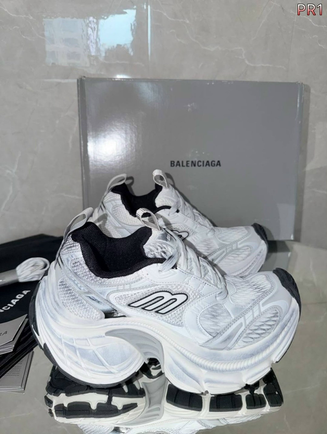женские кроссовки balenciaga,кроссовки balenciaga,спортивная  в стиле balenciaga cargo sneaker,женские кроссовки balenciaga 3xl серебристые с розовым,повседневная спортивная  balenciaga