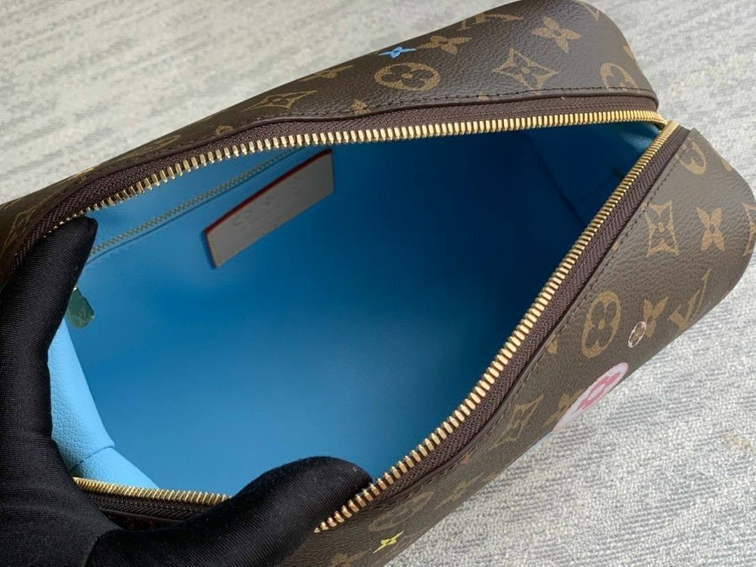 косметичка louis vuitton,косметичка под луи виттон,косметичка женская луи витон,луи виттон косметичка женская,louis vuitton косметичка louis vuitton