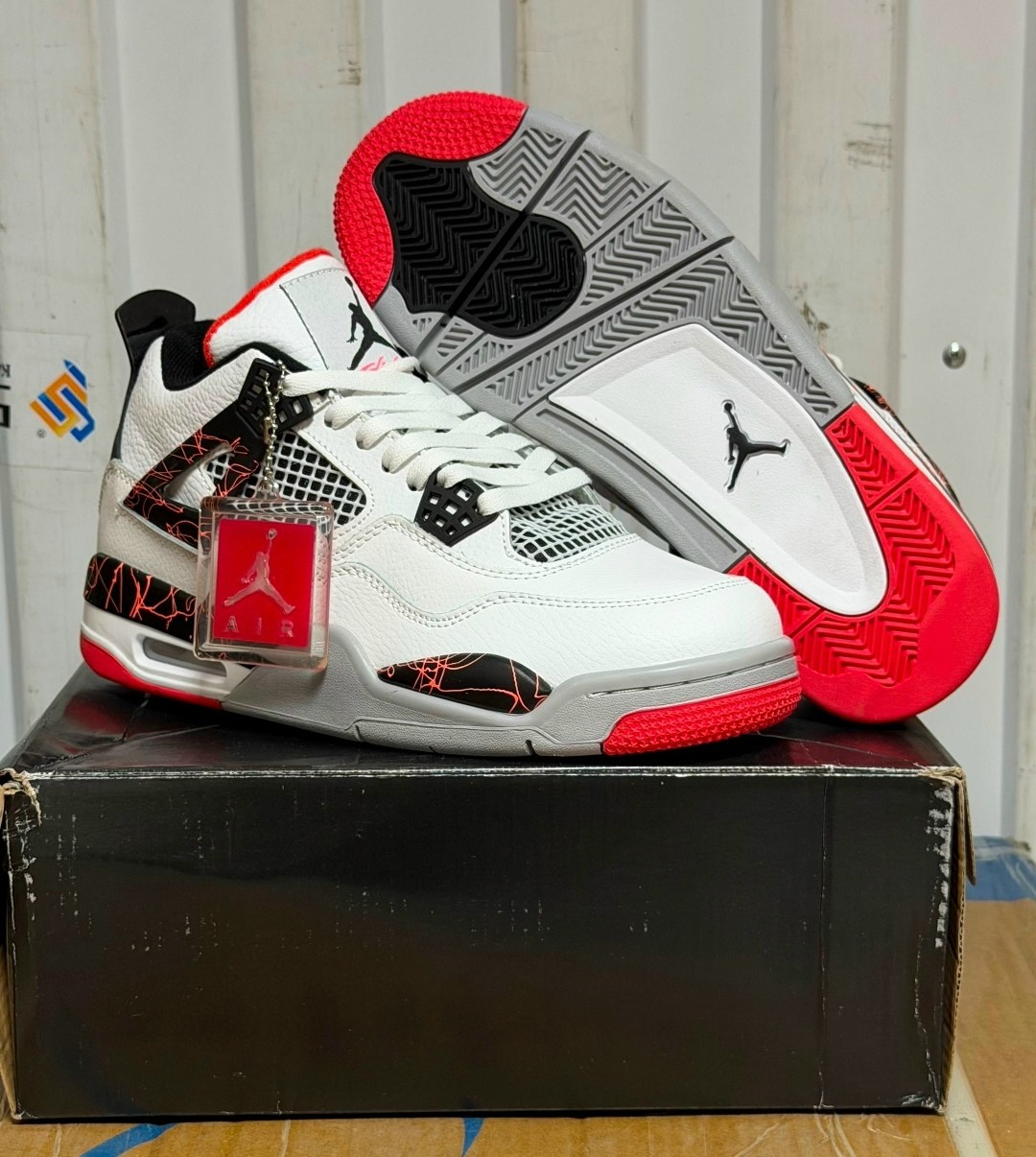 баскетбольная ,кроссовки nike air jordan 4 retro,air jordan 4,кроссовки для баскетбола,кроссовки nike air jordan 4