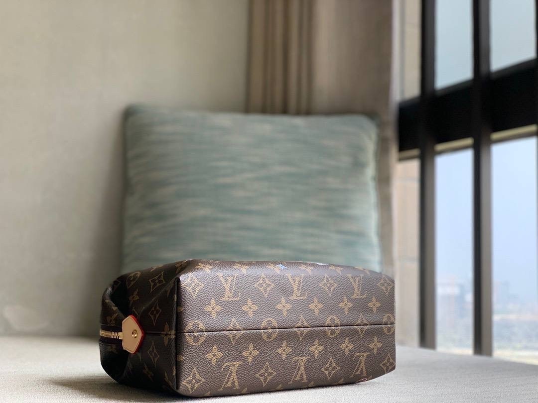 косметичка louis vuitton,косметичка под луи виттон,косметичка женская луи витон,луи виттон косметичка женская,louis vuitton косметичка louis vuitton