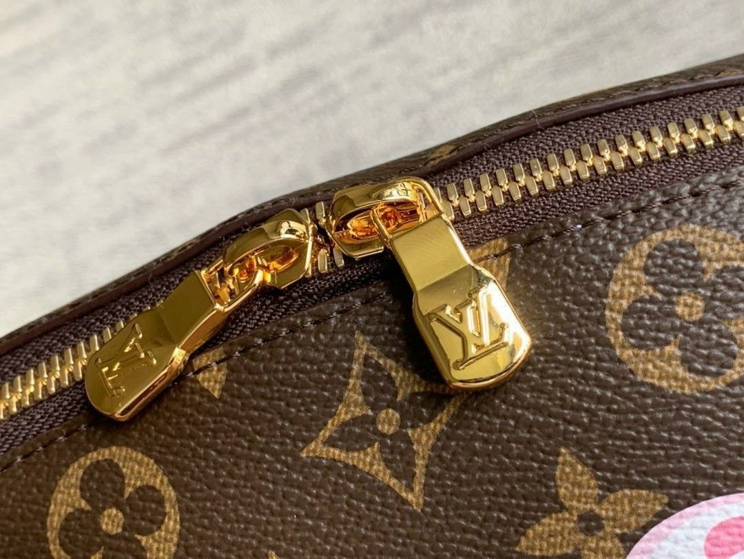 косметичка louis vuitton,косметичка под луи виттон,косметичка женская луи витон,луи виттон косметичка женская,louis vuitton косметичка louis vuitton
