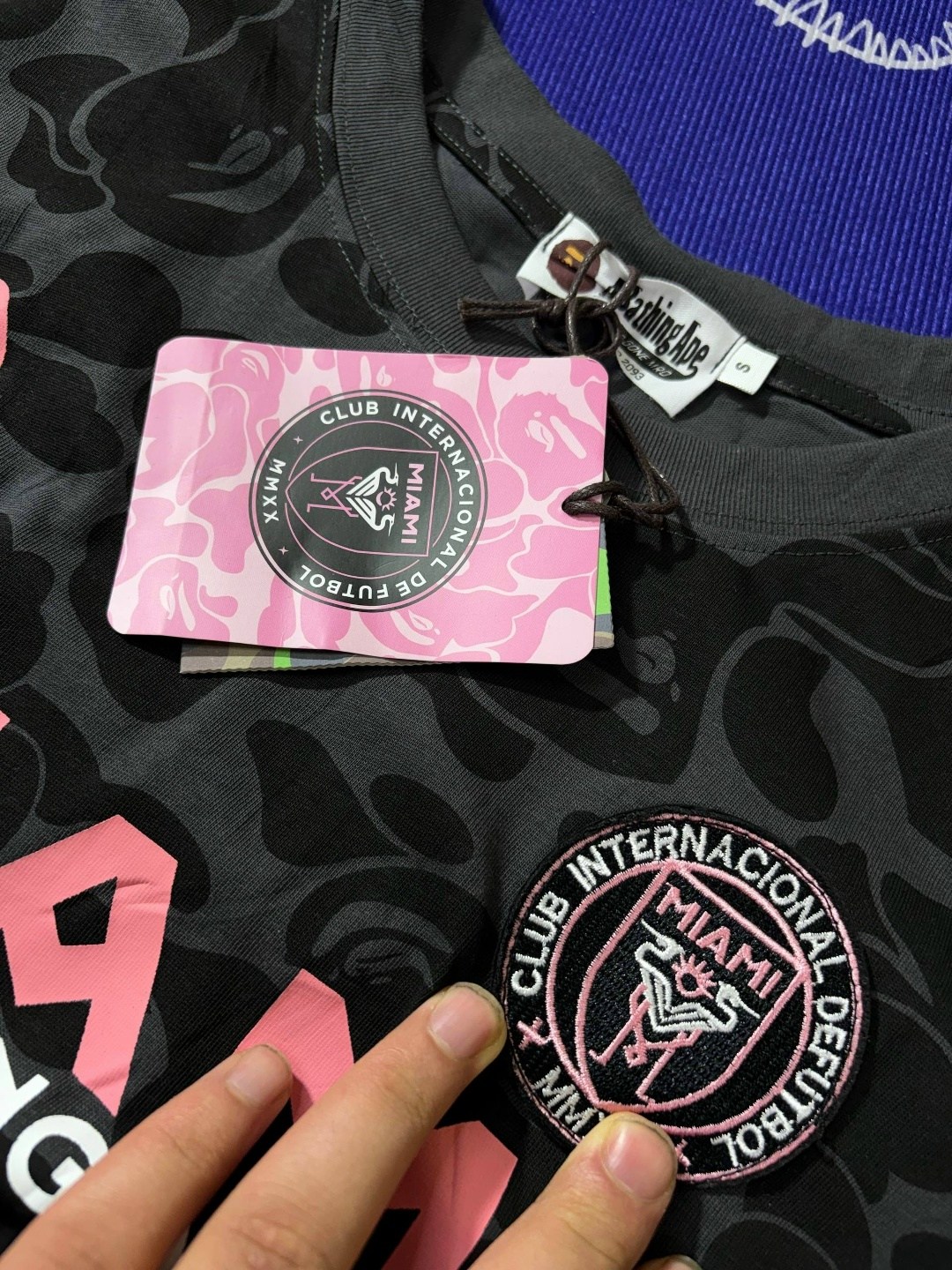 футболка bape inter miami синтетика белая 2xl,футболка bape,футболка bape inter miami,футболка футбольная интер майями bape,мужская футболка