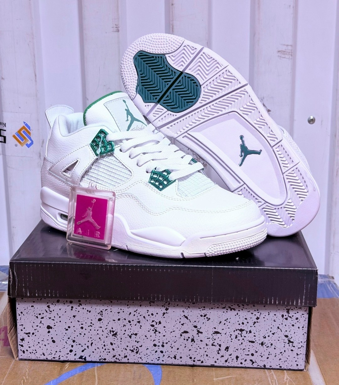 баскетбольная ,кроссовки nike air jordan 4 retro,air jordan 4,кроссовки для баскетбола,кроссовки nike air jordan 4