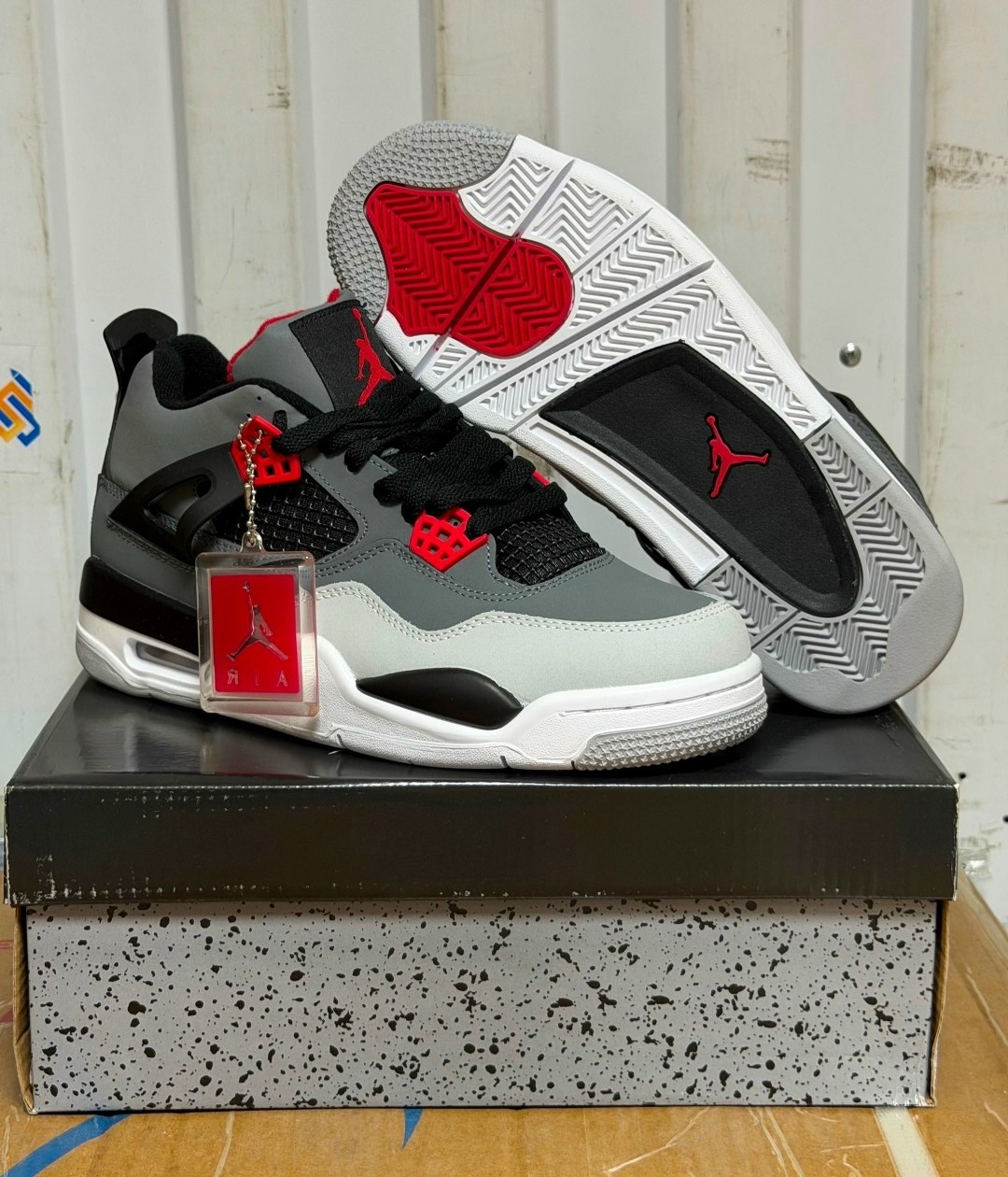 баскетбольная ,кроссовки nike air jordan 4 retro,air jordan 4,кроссовки для баскетбола,кроссовки nike air jordan 4