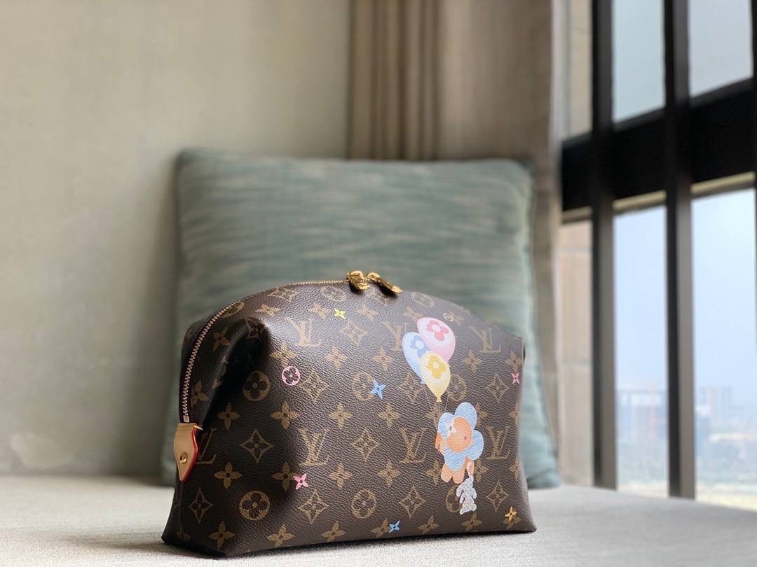 косметичка louis vuitton,косметичка под луи виттон,косметичка женская луи витон,луи виттон косметичка женская,louis vuitton косметичка louis vuitton