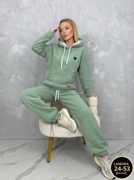 Костюм