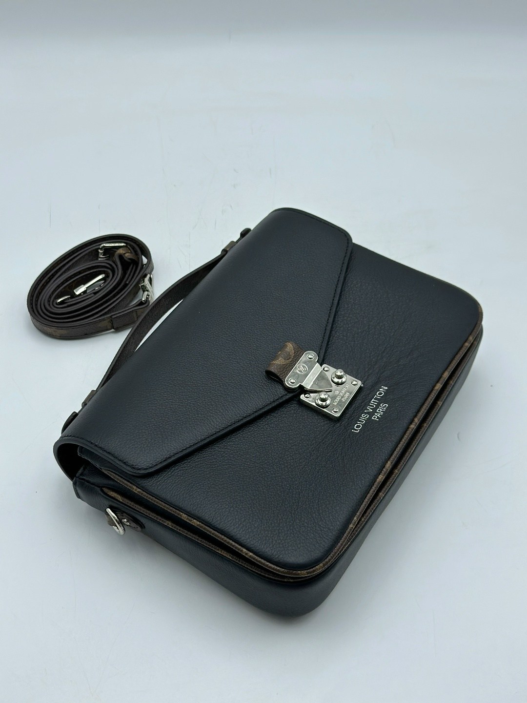 сумка louis vuitton женская,louis vuitton сумка,сумка louis vuitton pochette metis,женская сумка louis vuitton lockme a125261 22/16 см чёрная,louis vuitton pochette