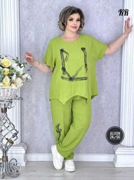 Костюм