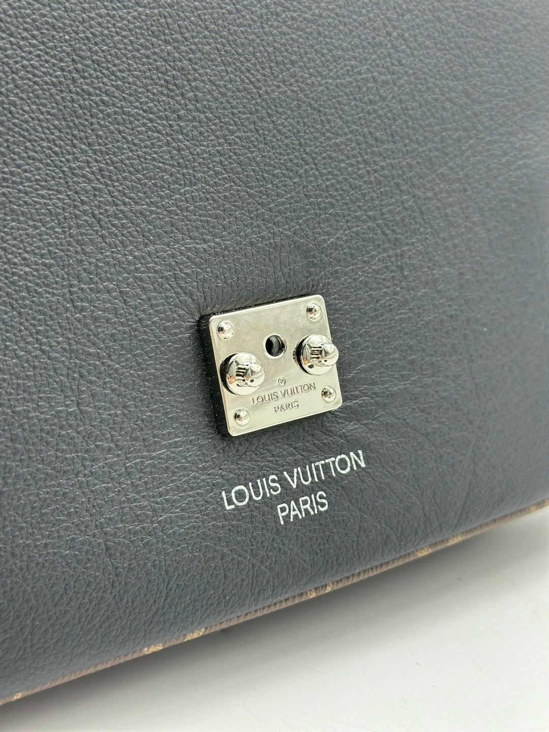 сумка louis vuitton женская,louis vuitton сумка,сумка louis vuitton pochette metis,женская сумка louis vuitton lockme a125261 22/16 см чёрная,louis vuitton pochette