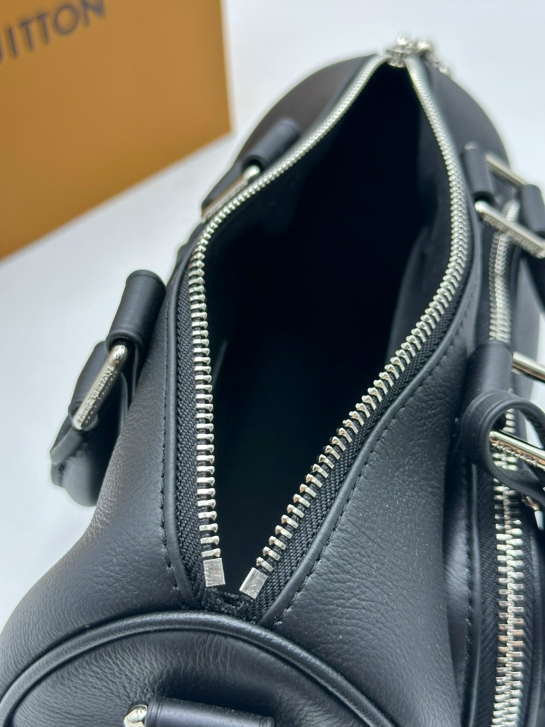 louis vuitton сумка на плечо,сумка louis vuitton,женская черная сумка louis vuitton alma bb,женская сумка louis vuitton,сумка женская louis vuitton alma bb