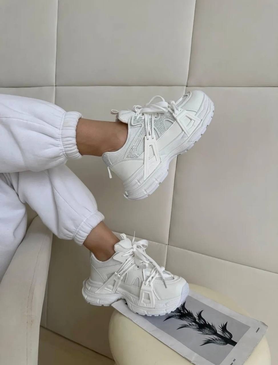 ,кроссовки balenciaga женские,кроссовки женские,женские кроссовки balenciaga блестящие со стразами,кроссовки замш