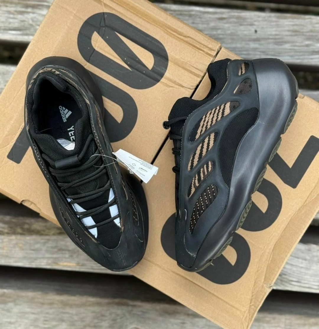 кроссовки adidas yeezy boost 700,adidas yeezy boost 700 v 3,adidas yeezy boost 700,кроссовки adidas yeezy 700,adidas yeezy 700 v 3