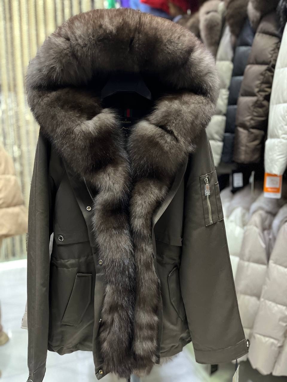 парка с натуральным мехом,парка женская с натуральным мехом,женская верхняя одежда парка с мехом песца,зимняя парка с натуральным мехом,парка с мехом