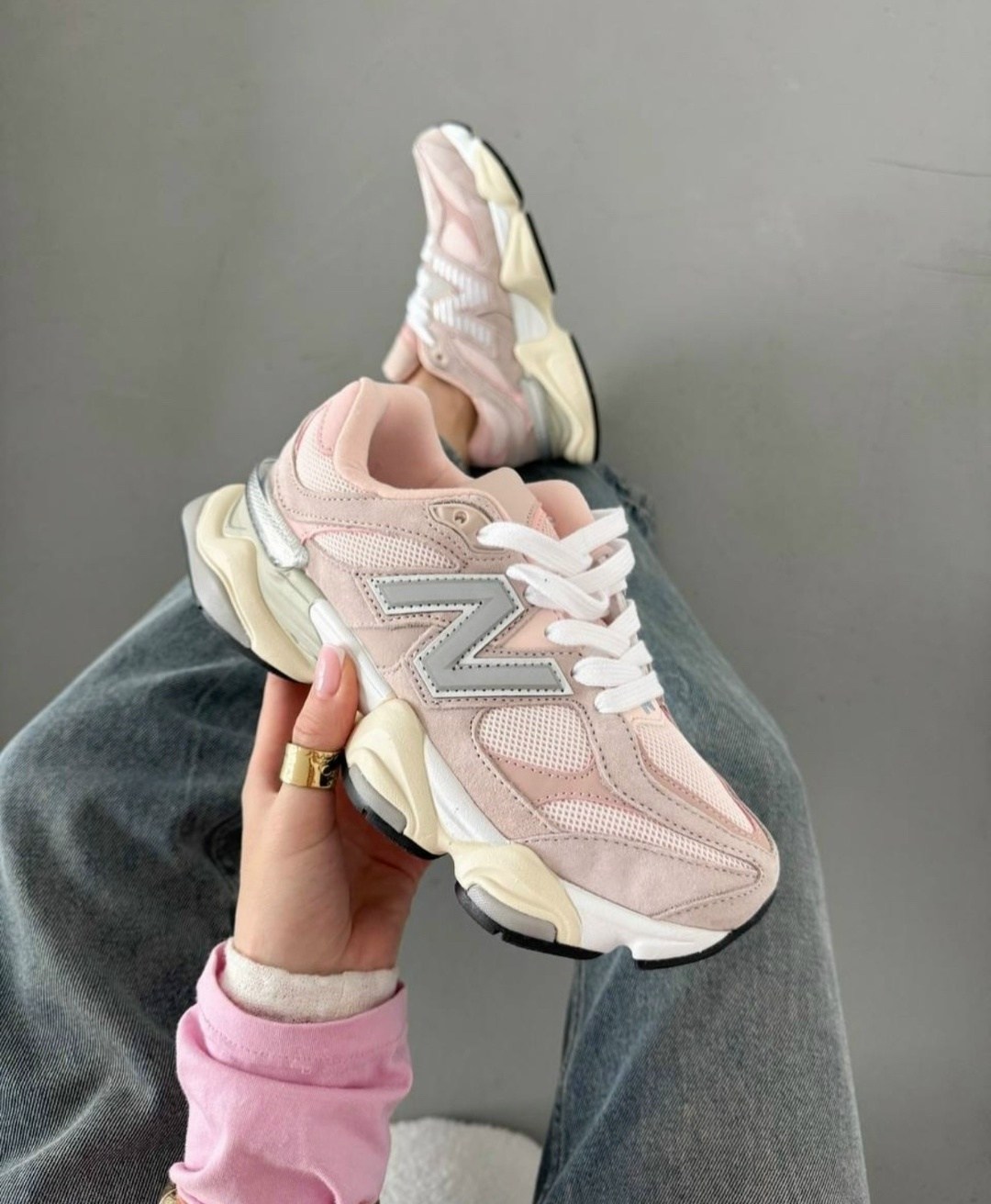 ,женские кроссовки,женские кроссовки adidas,женские кроссовки adidas ozweego,кроссовки adidas