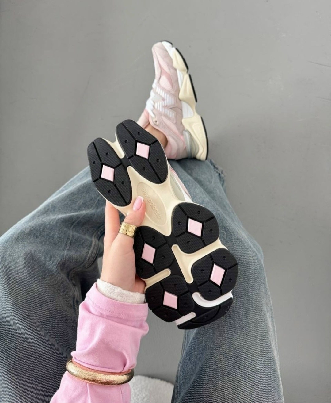 ,женские кроссовки,женские кроссовки adidas,женские кроссовки adidas ozweego,кроссовки adidas