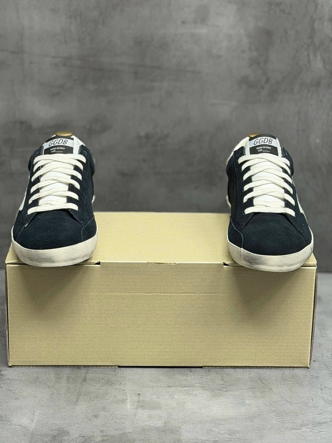 ,кроссовки golden goose,кроссовки golden goose superstar distressed black silver,кеды golden goose,golden goose sneakers