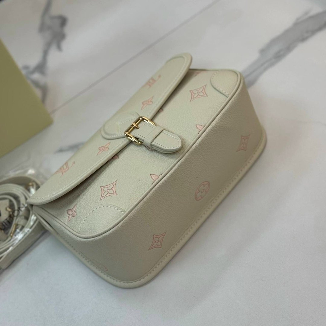 louis vuitton сумка на плечо,сумка louis vuitton,сумка женская louis vuitton,модная сумка,сумка луи виттон