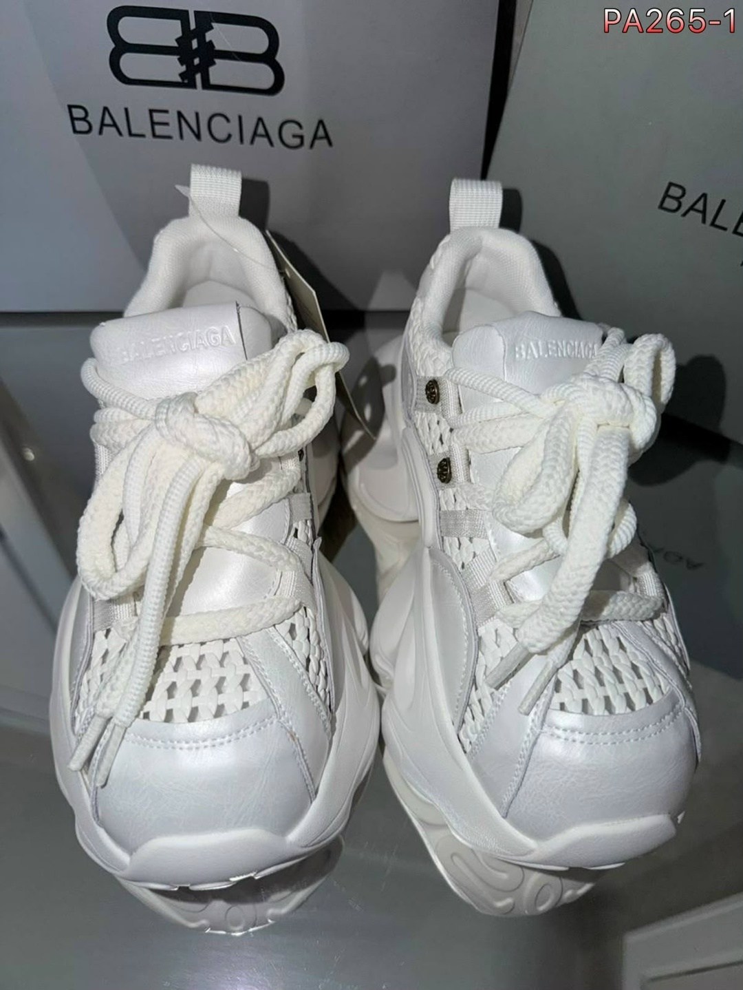 кроссовки женские balenciaga,кроссовки спортивные balenciaga,кроссовки 3xl sneaker массивные на шнуровке balenciaga,кроссовки баленсиага 3xl balenciaga 566662218,кроссовки balenciaga