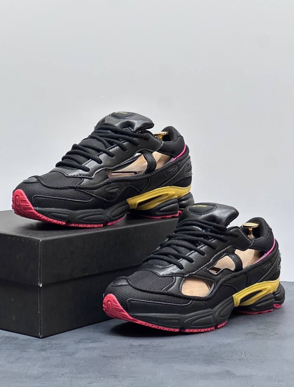 кроссовки adidas raf simons x ozweego replicant 'belgium' черный,adidas x raf simons replicant ozweego belgium,кроссовки adidas x raf simons replicant ozweego,adidas x raf simons replicant ozweego,adi