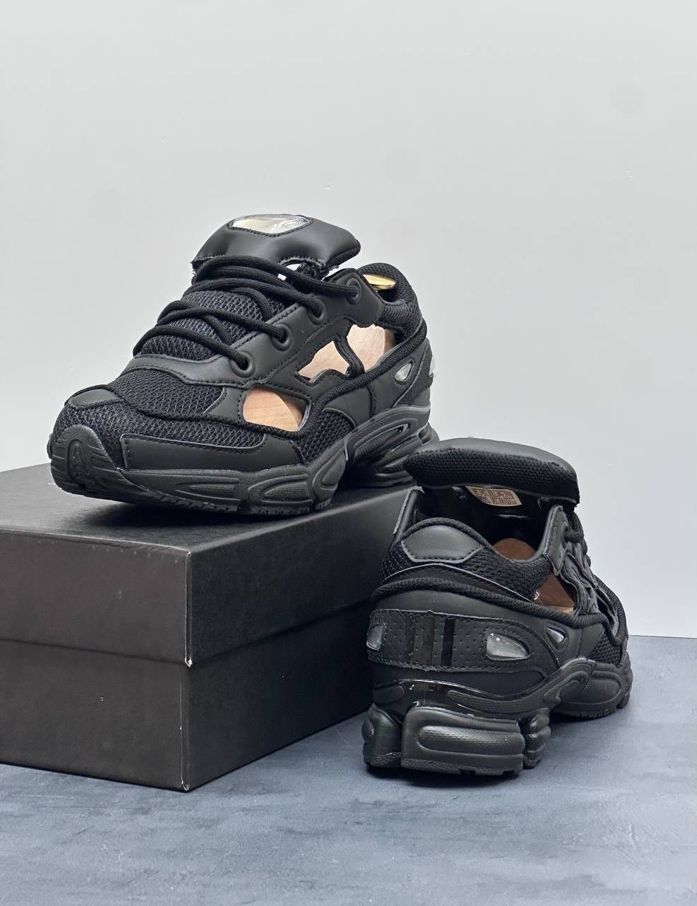 кроссовки adidas ozweego 2 x raf simons цвет черный,adidas raf simons ozweego 3,кроссовки adidas raf simons ozweego 3 black,adidas raf simons ozweego,adidas ozweego 2 raf simons черные