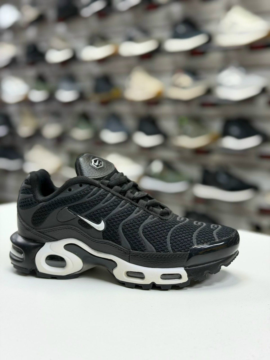 кроссовки nike air max tn plus,nike air max tn plus,кроссовки nike air max tn plus ultra белые с серым,кроссовки nike tn plus,кроссовки мужские nike air max tn plus