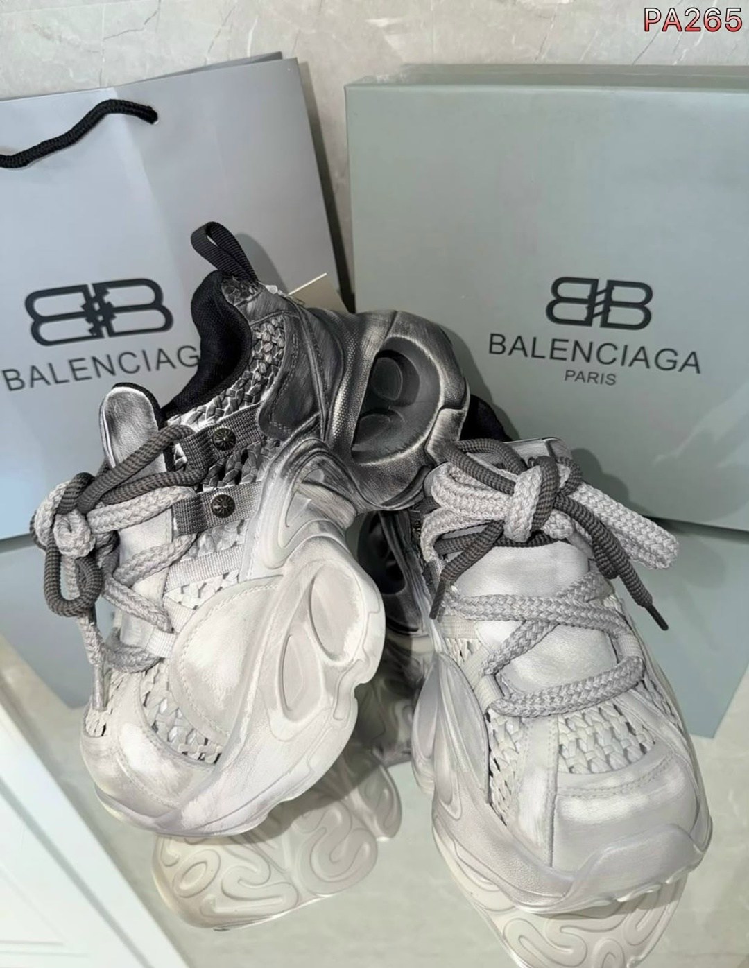 кроссовки женские balenciaga,кроссовки спортивные balenciaga,кроссовки 3xl sneaker массивные на шнуровке balenciaga,кроссовки баленсиага 3xl balenciaga 566662218,кроссовки balenciaga