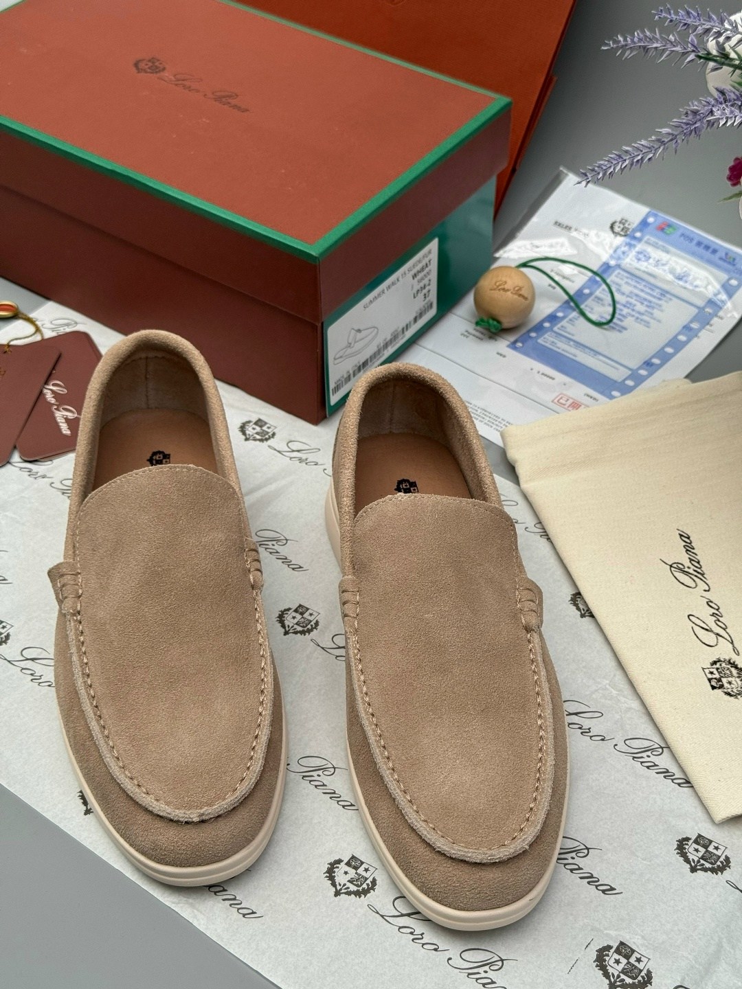 лоферы из натуральной замши loro piana,loro piana мужские лоферы,лоферы loro piana,лоферы женские loro piana,
