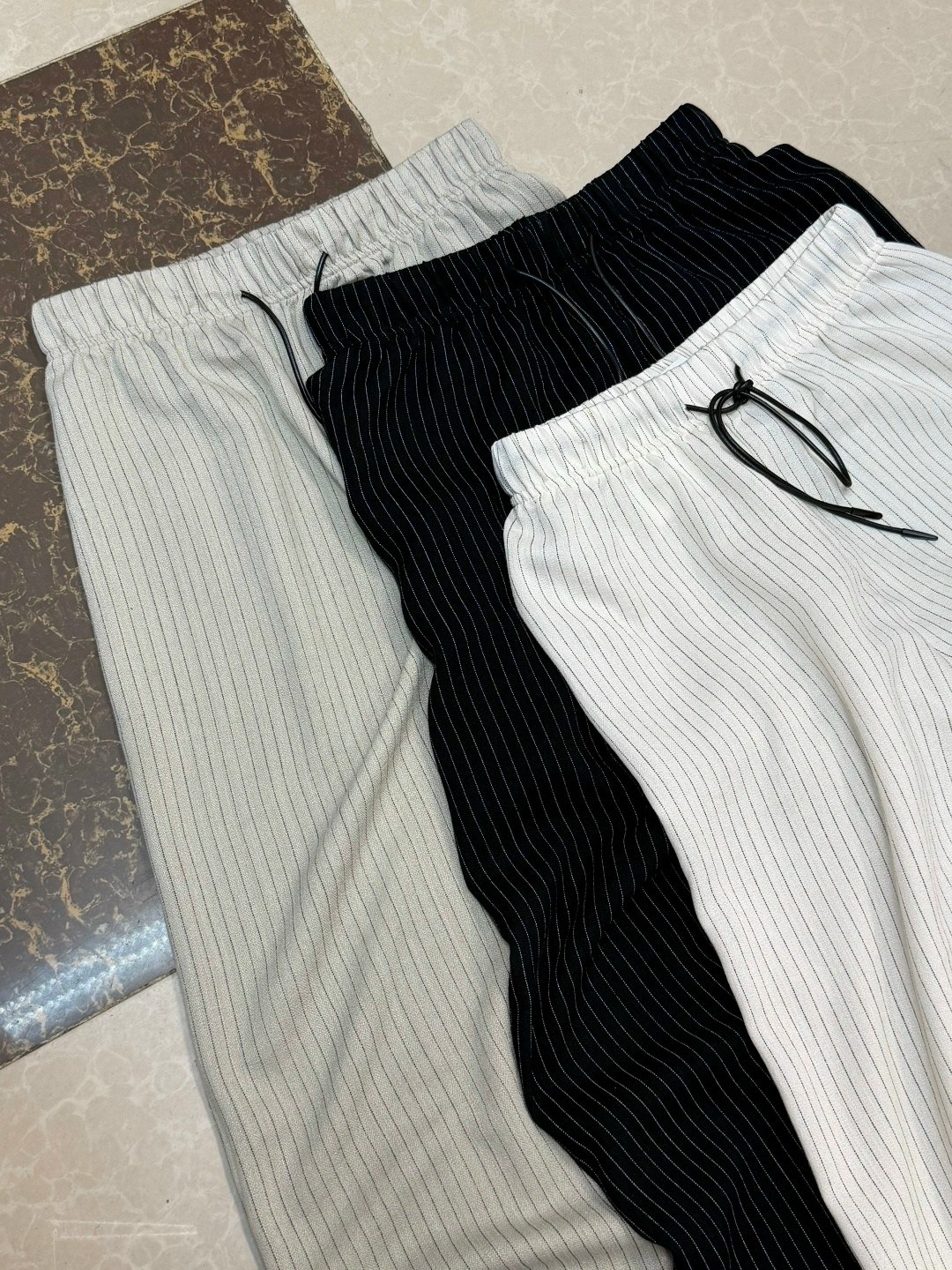 женская пижама с брюками,пижама шелковая с рубашкой и штанами luv wear,пижама женская,пижама со штанами шелковая с рубашкой olmalife,модные брюки