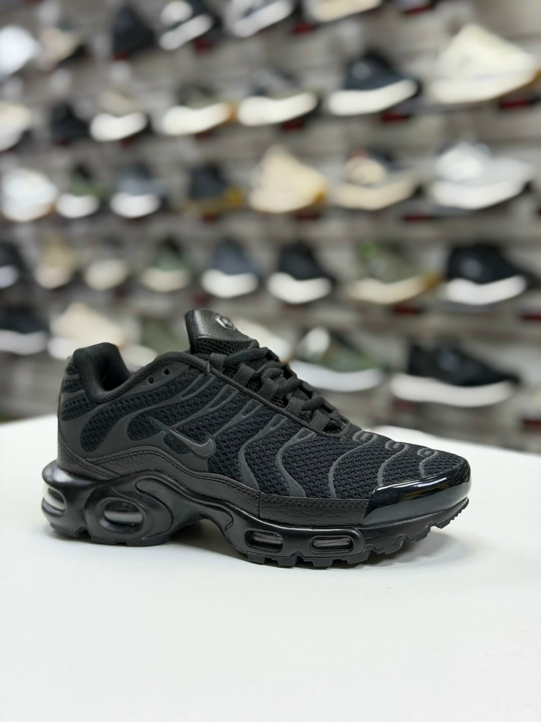 кроссовки nike air max tn plus,nike air max tn plus,кроссовки nike air max tn plus ultra белые с серым,кроссовки nike tn plus,кроссовки мужские nike air max tn plus