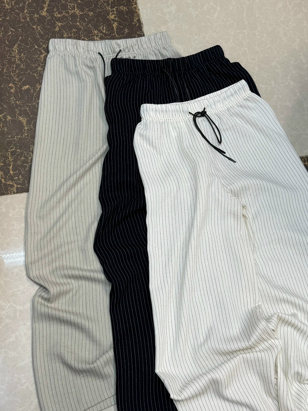 женская пижама с брюками,пижама шелковая с рубашкой и штанами luv wear,пижама женская,пижама со штанами шелковая с рубашкой olmalife,модные брюки