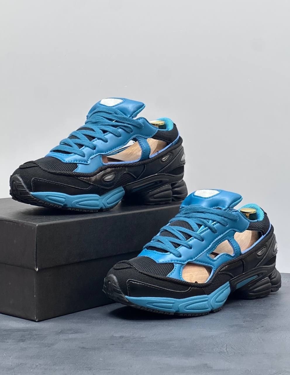 raf simons x adidas replicant ozweego,adidas raf simons ozweego replicant,adidas x raf simons replicant ozweego black & colonial blue,кроссовки adidas raf simons x replicant ozweego teal limited editi