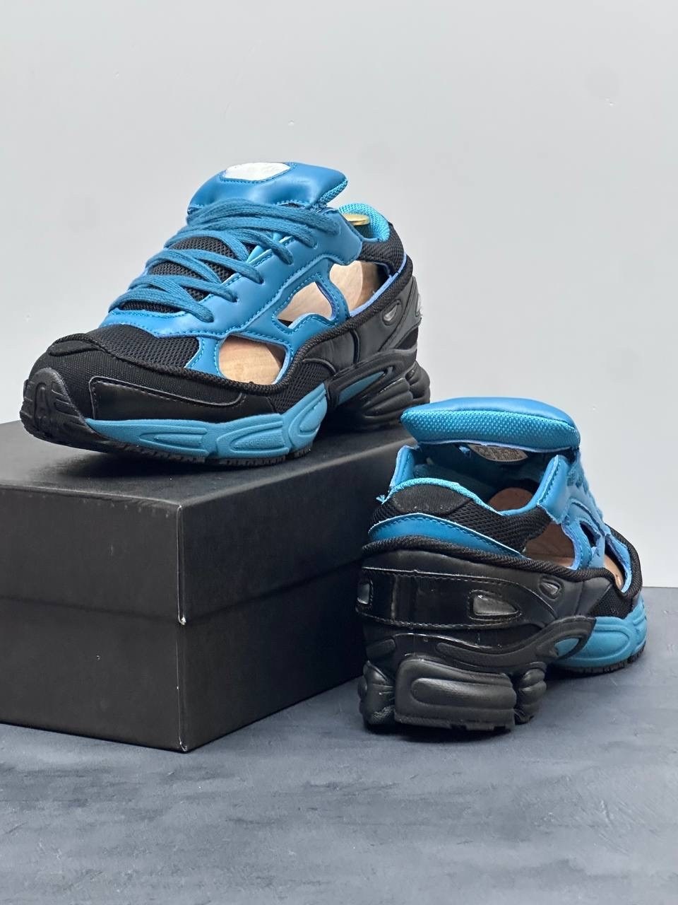 raf simons x adidas replicant ozweego,adidas raf simons ozweego replicant,adidas x raf simons replicant ozweego black & colonial blue,кроссовки adidas raf simons x replicant ozweego teal limited editi
