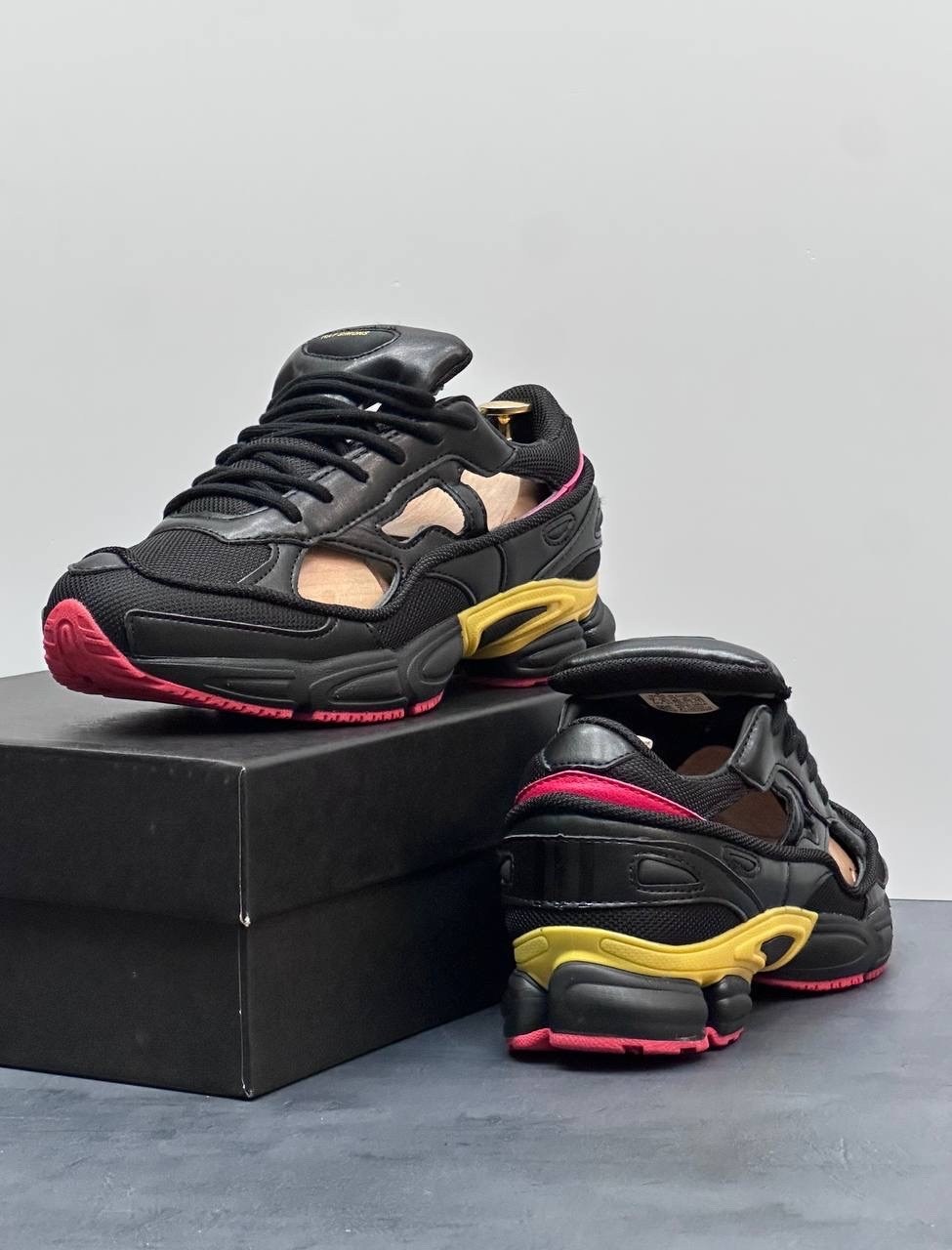 кроссовки adidas raf simons x ozweego replicant 'belgium' черный,adidas x raf simons replicant ozweego belgium,кроссовки adidas x raf simons replicant ozweego,adidas x raf simons replicant ozweego,adi