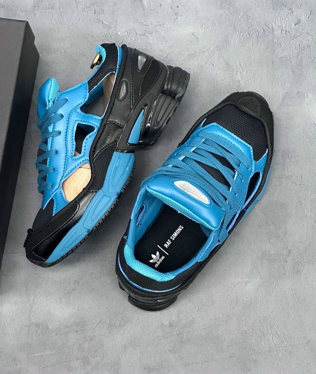 raf simons x adidas replicant ozweego,adidas raf simons ozweego replicant,adidas x raf simons replicant ozweego black & colonial blue,кроссовки adidas raf simons x replicant ozweego teal limited editi