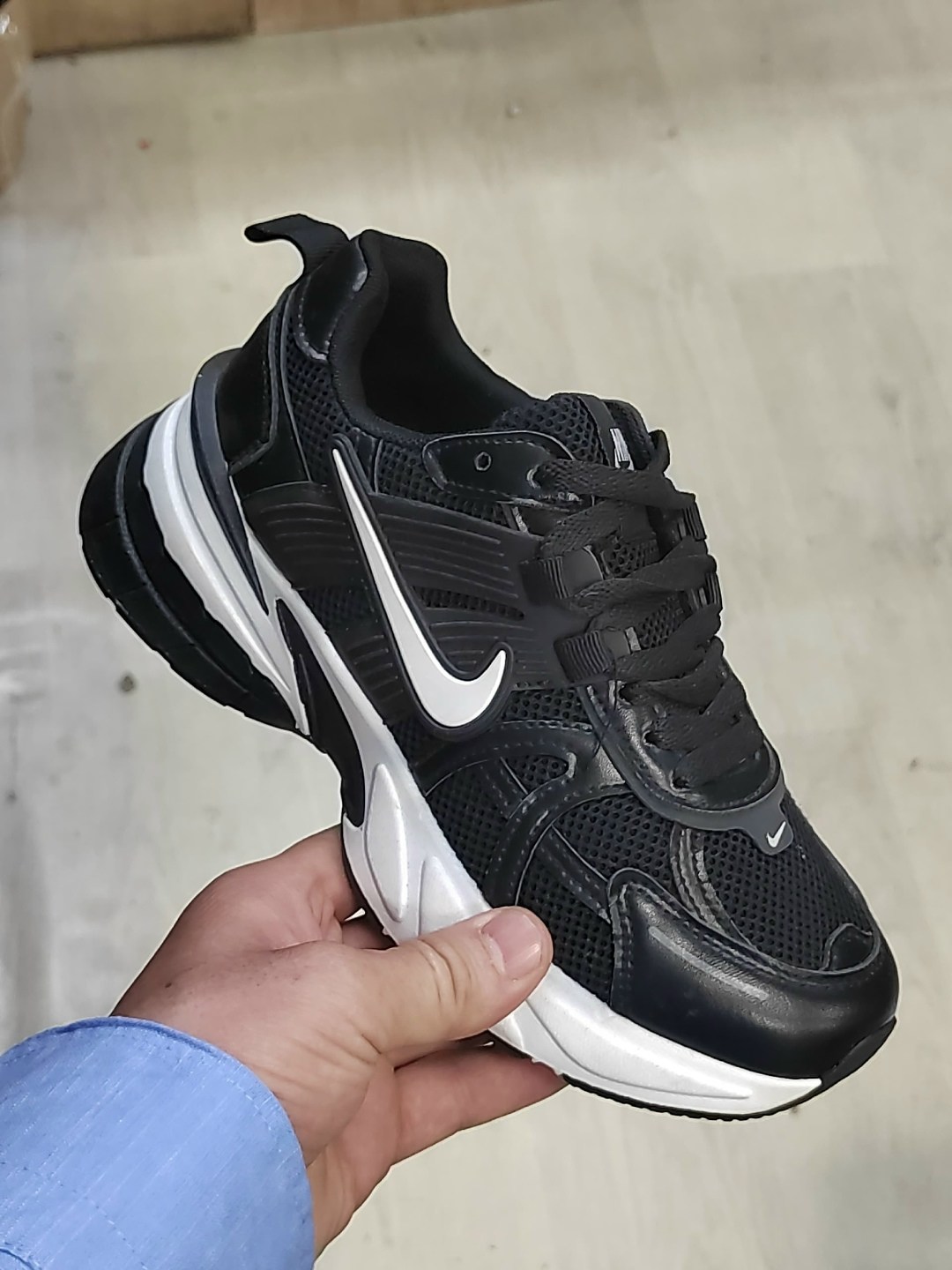 кроссовки nike initiator,кроссовки nike,nike initiator,кроссовки,женские беговые кроссовки initiator от finish line nike белый