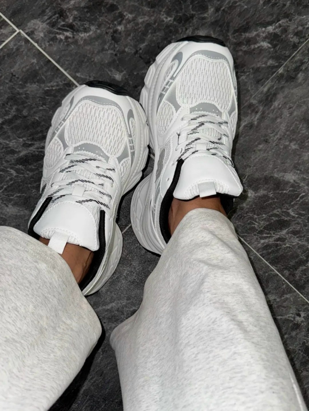 кроссовки женские,женские кроссовки balenciaga,кроссовки белые,кроссовки модные,кроссовки женские белые