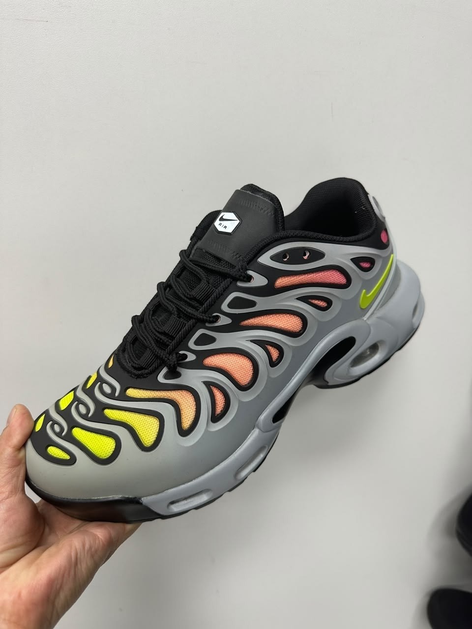 nike air max plus drift light smoke grey,кроссовки nike air max plus,кроссовки air max tn plus nike,nike air max tn plus,nike air max plus drift